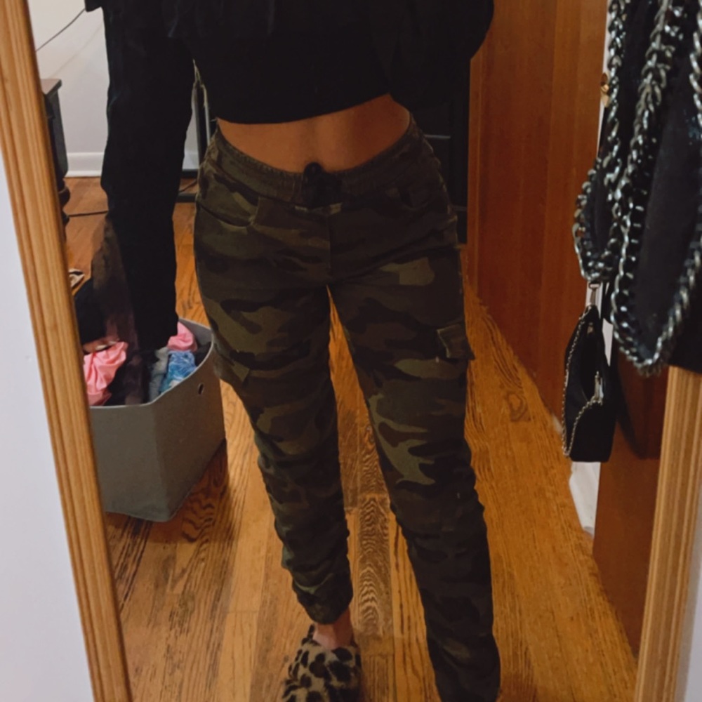 Zara Cargo Army jogger pants